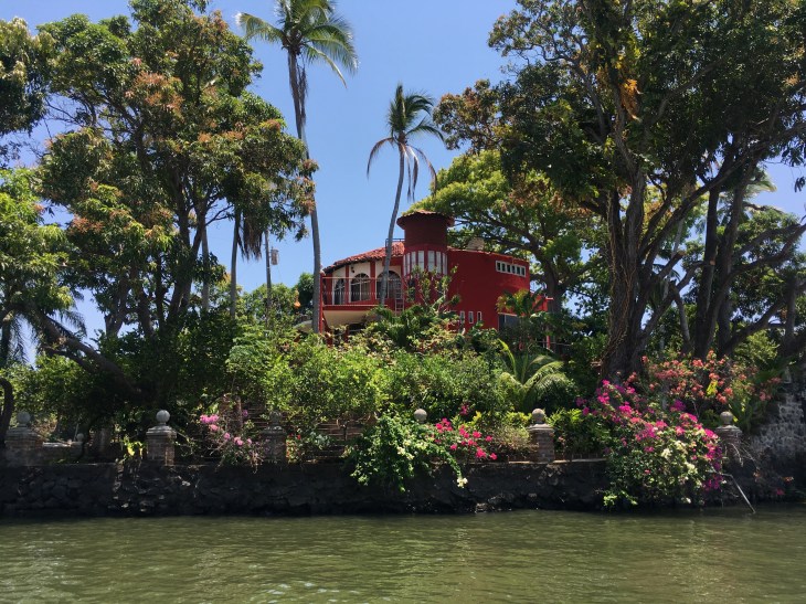 7B2F82A5-3B6C-40D7-BA59-0C993B830F5B