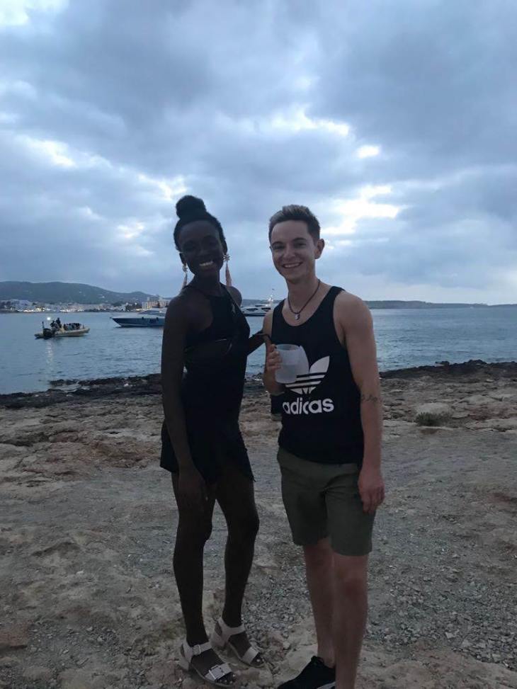 57A3B498-2D15-4D33-9B2F-F17FB656F54D